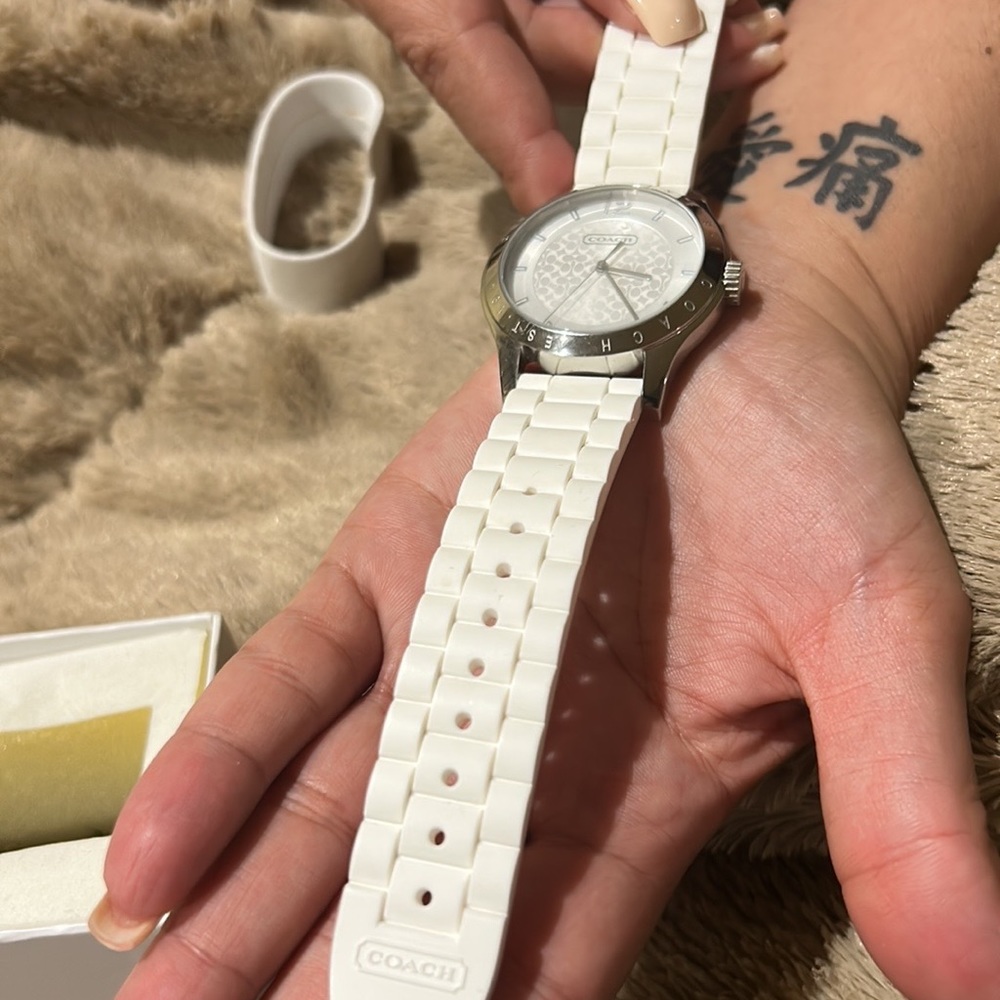 Coach watch - Picture 8 of 8